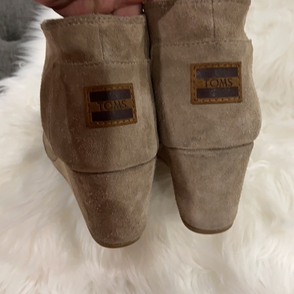 Toms tan suede wedge bootie - Picture 5 of 7